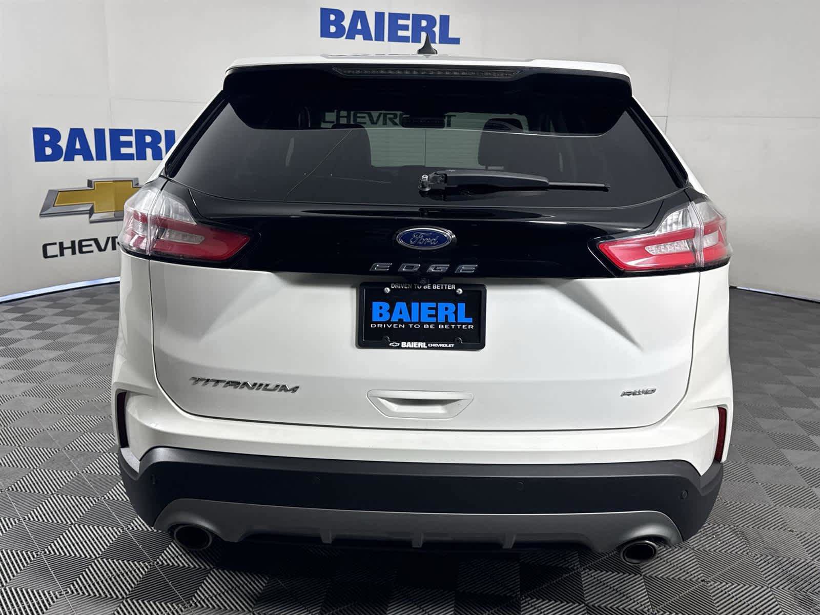 Used 2021 Ford Edge Titanium image 4