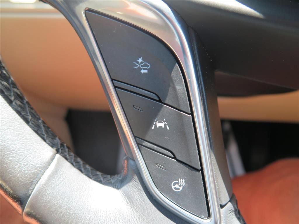 Used 2018 Cadillac XT5 Luxury w/ Driver Awareness Package FWD image 19