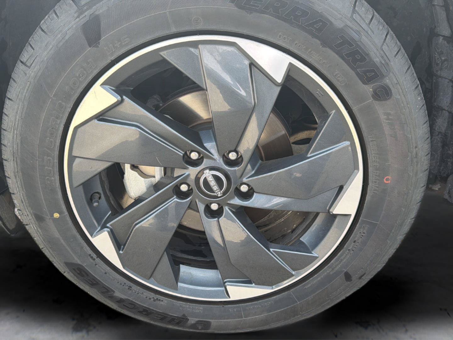 Used 2024 Nissan Rogue SV AWD/4WD image 15
