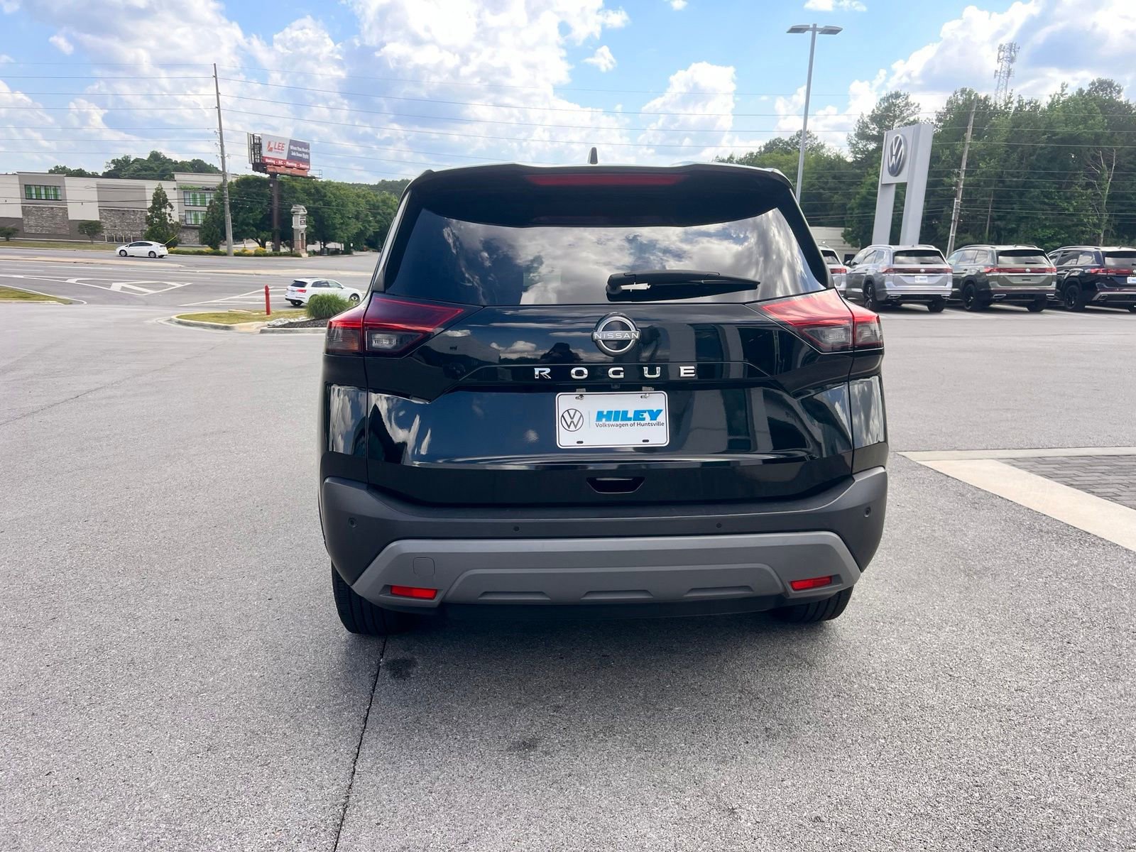 Used 2023 Nissan Rogue S FWD image 8