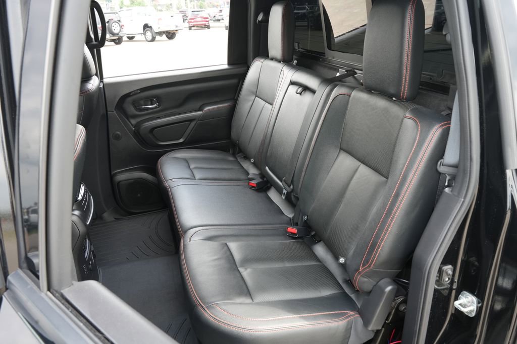 Used 2021 Nissan Titan PRO-4X w/ Pro-4x Convenience Package AWD/4WD image 18