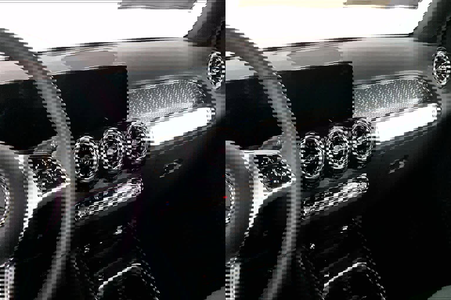 New 2026 Mercedes-Benz GLB 250 4MATIC image 9