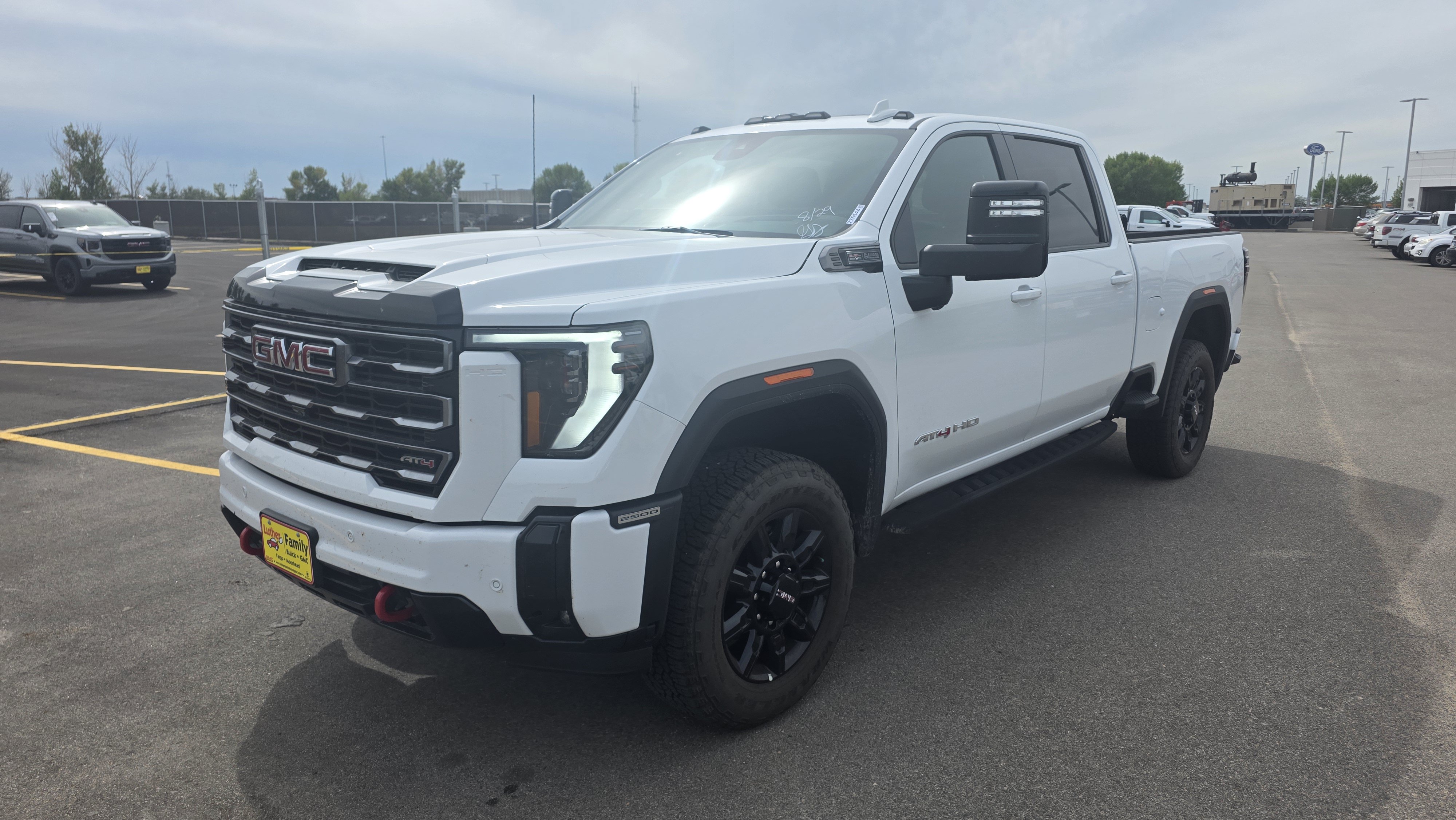 Used 2026 GMC Sierra 2500 AT4 w/ AT4 Premium Plus Package AWD/4WD image 3