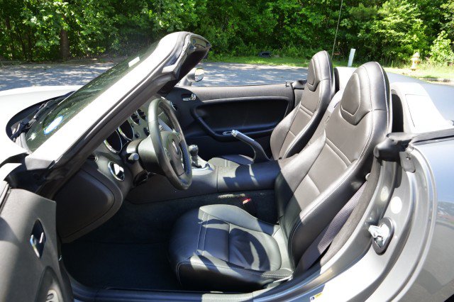 Used 2007 Pontiac Solstice Convertible w/ Premium Package RWD image 20
