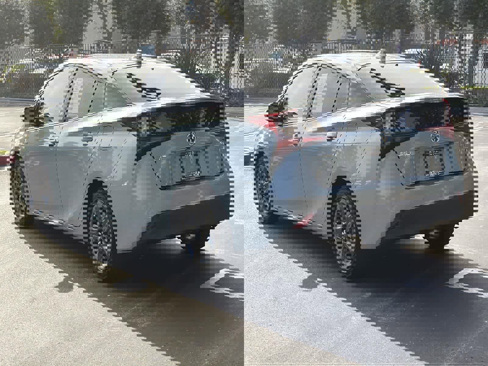 Used 2021 Toyota Prius L Eco image 6