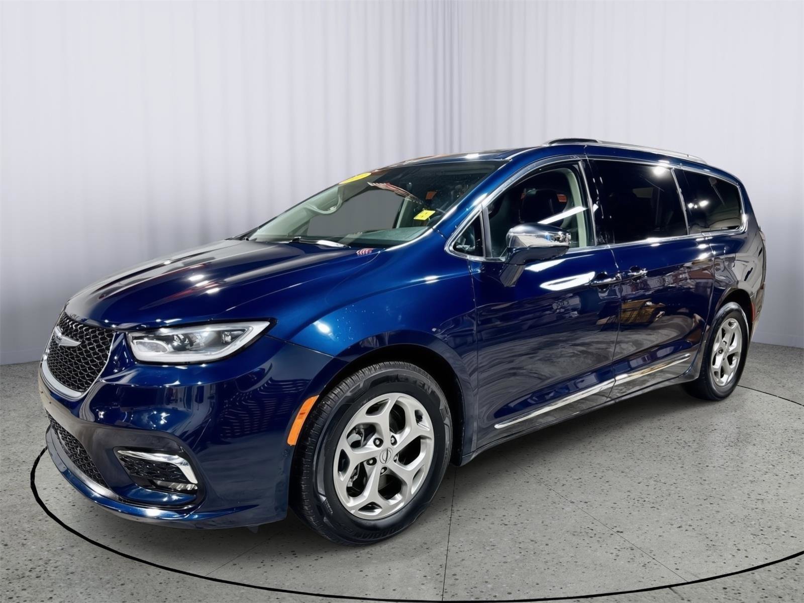 Used 2022 Chrysler Pacifica Limited image 12