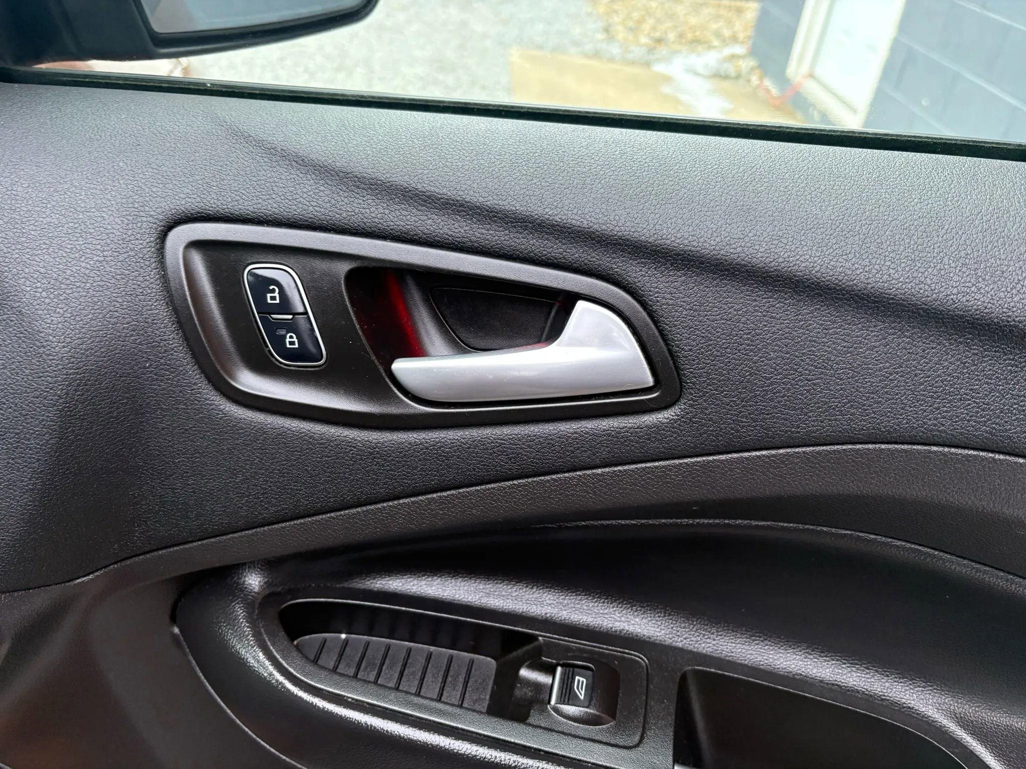 Used 2017 Ford Escape Titanium image 22