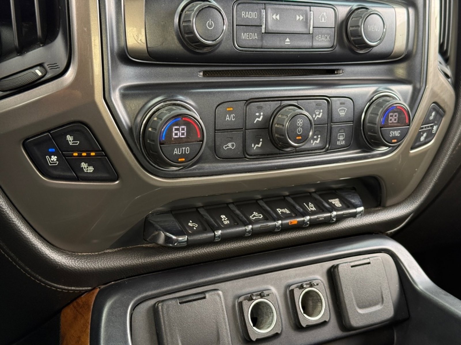 Used 2018 Chevrolet Silverado 2500 High Country image 30