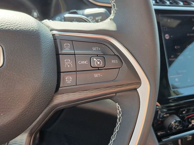 Used 2025 Jeep Grand Cherokee L Altitude AWD/4WD image 26