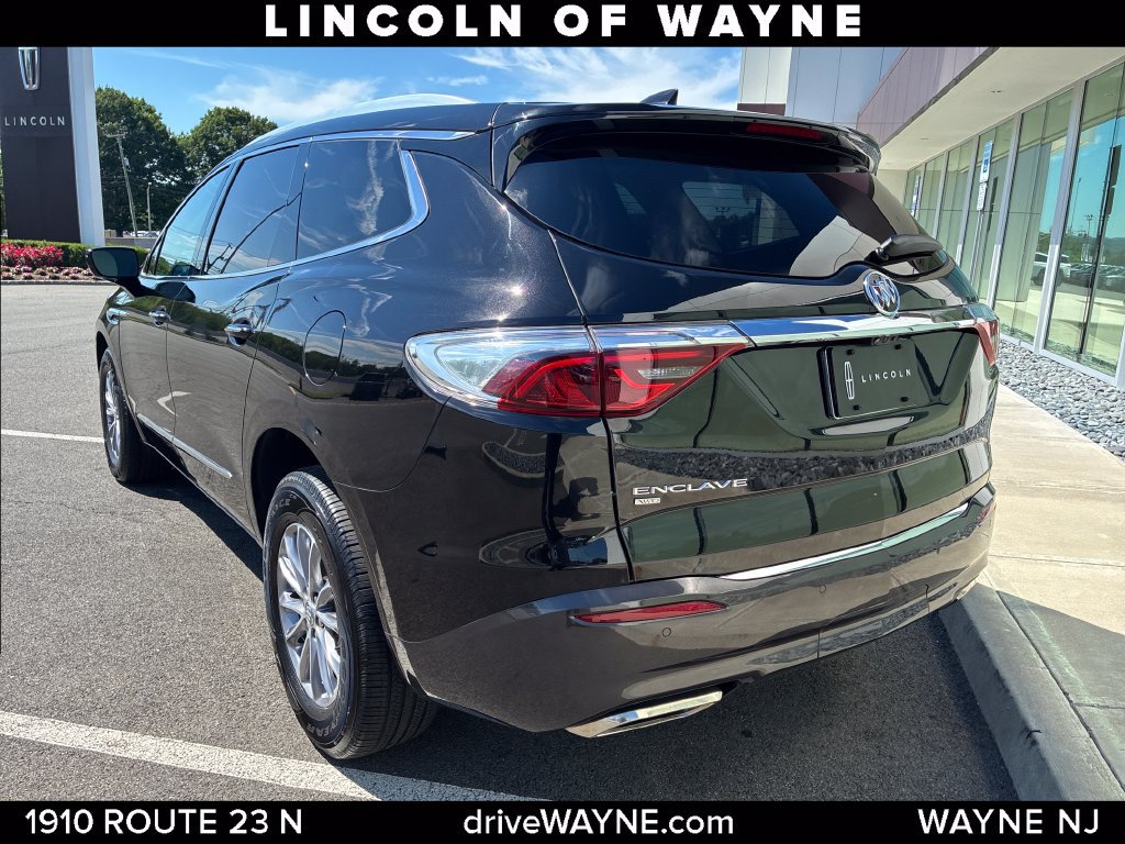 Used 2024 Buick Enclave Essence w/ Technology Package AWD/4WD image 3