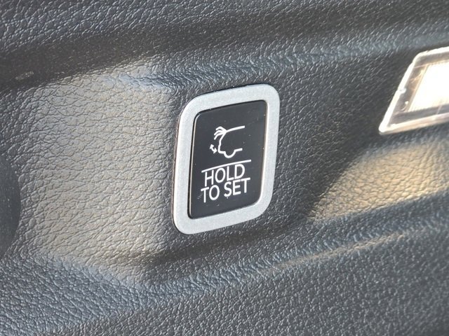 Used 2025 Jeep Grand Cherokee L Altitude image 21