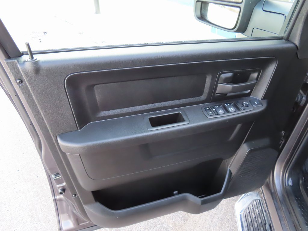 Used 2024 RAM 3500 Tradesman w/ Chrome Appearance Group image 27