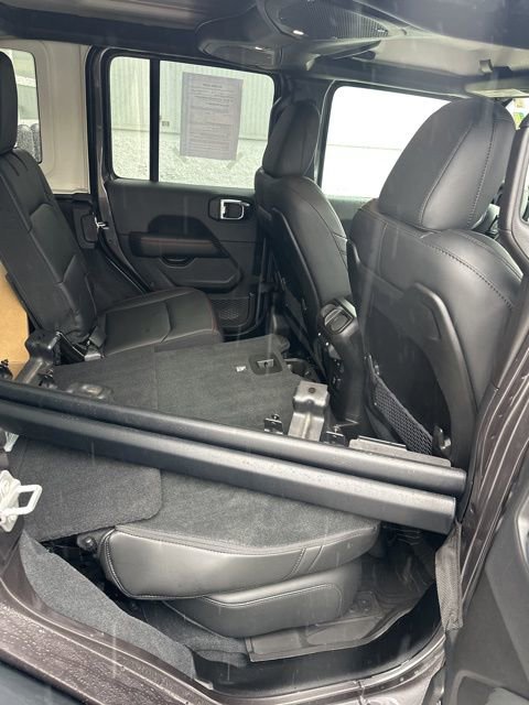 Used 2025 Jeep Wrangler Unlimited Rubicon w/ Convenience Group image 25