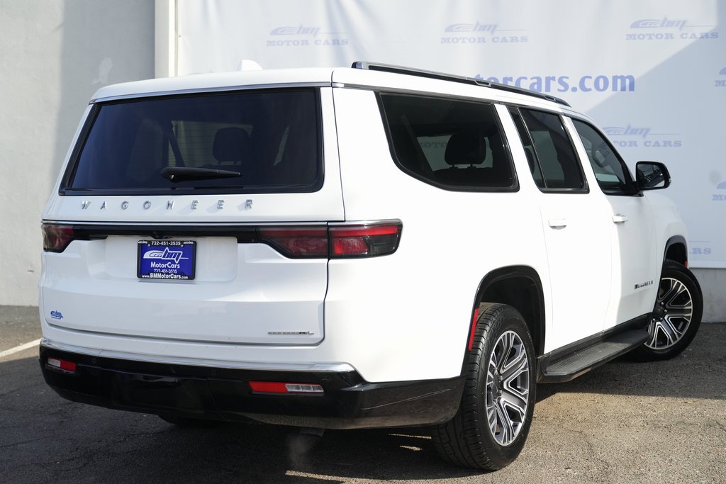 Used 2023 Jeep Wagoneer L Series II image 3