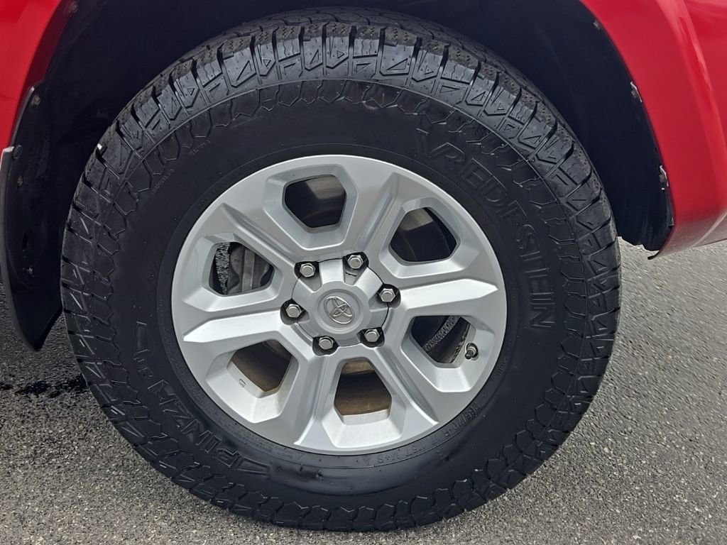 Used 2018 Toyota 4Runner SR5 Premium image 9