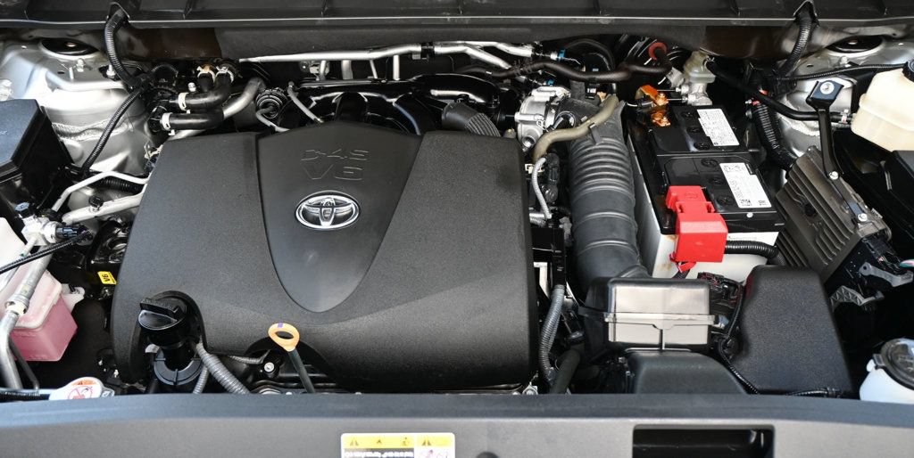Used 2022 Toyota Highlander LE FWD image 20