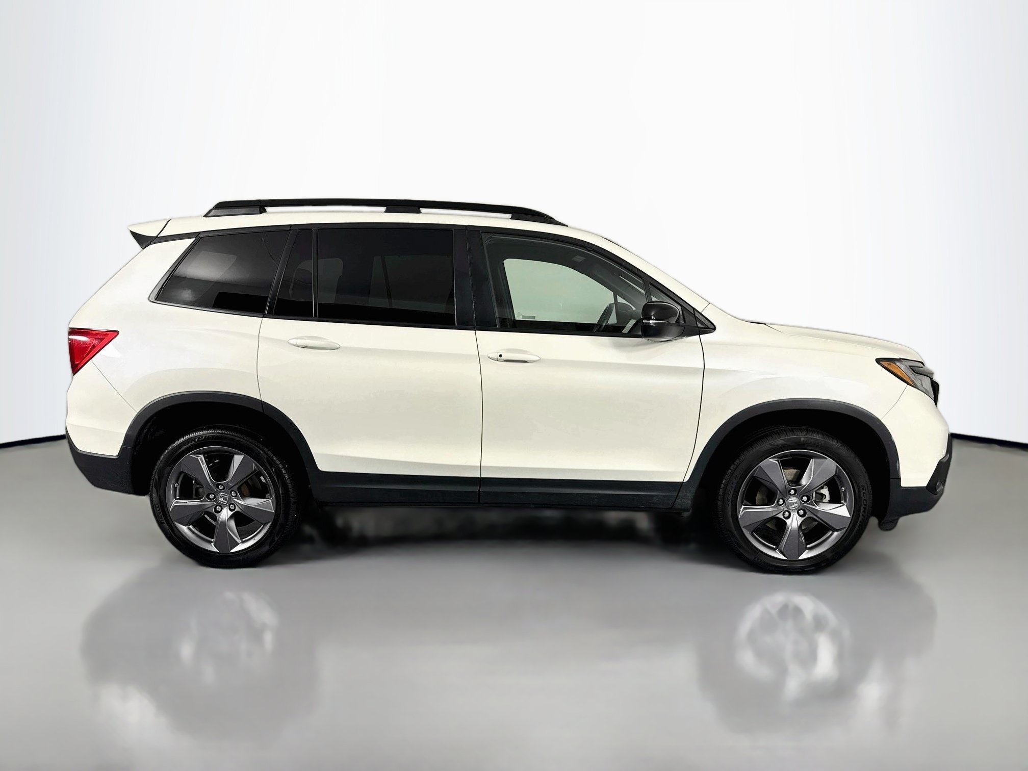 Certified 2019 Honda Passport Touring image 4