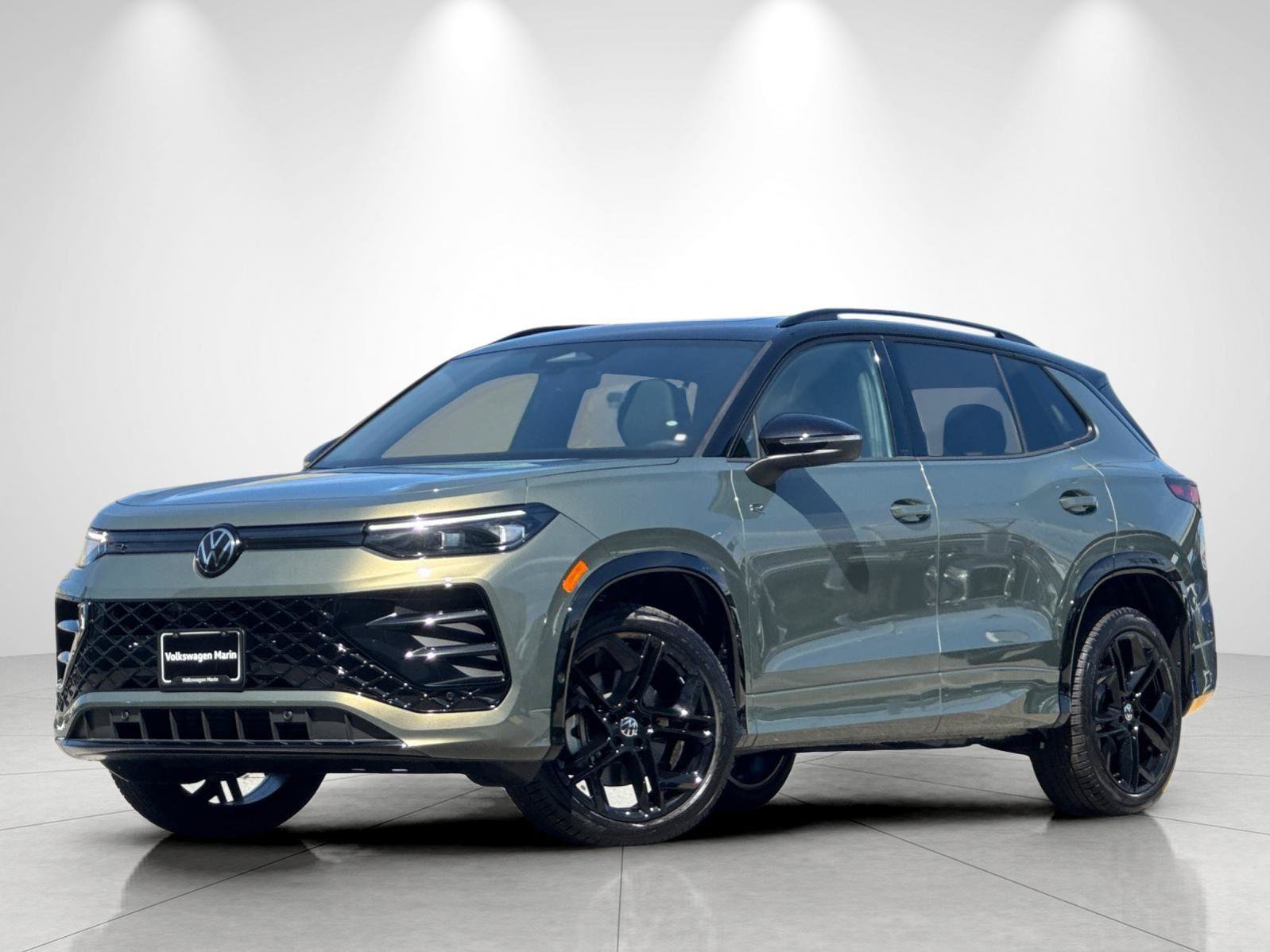 New 2026 Volkswagen Tiguan SE R-Line AWD/4WD image 1