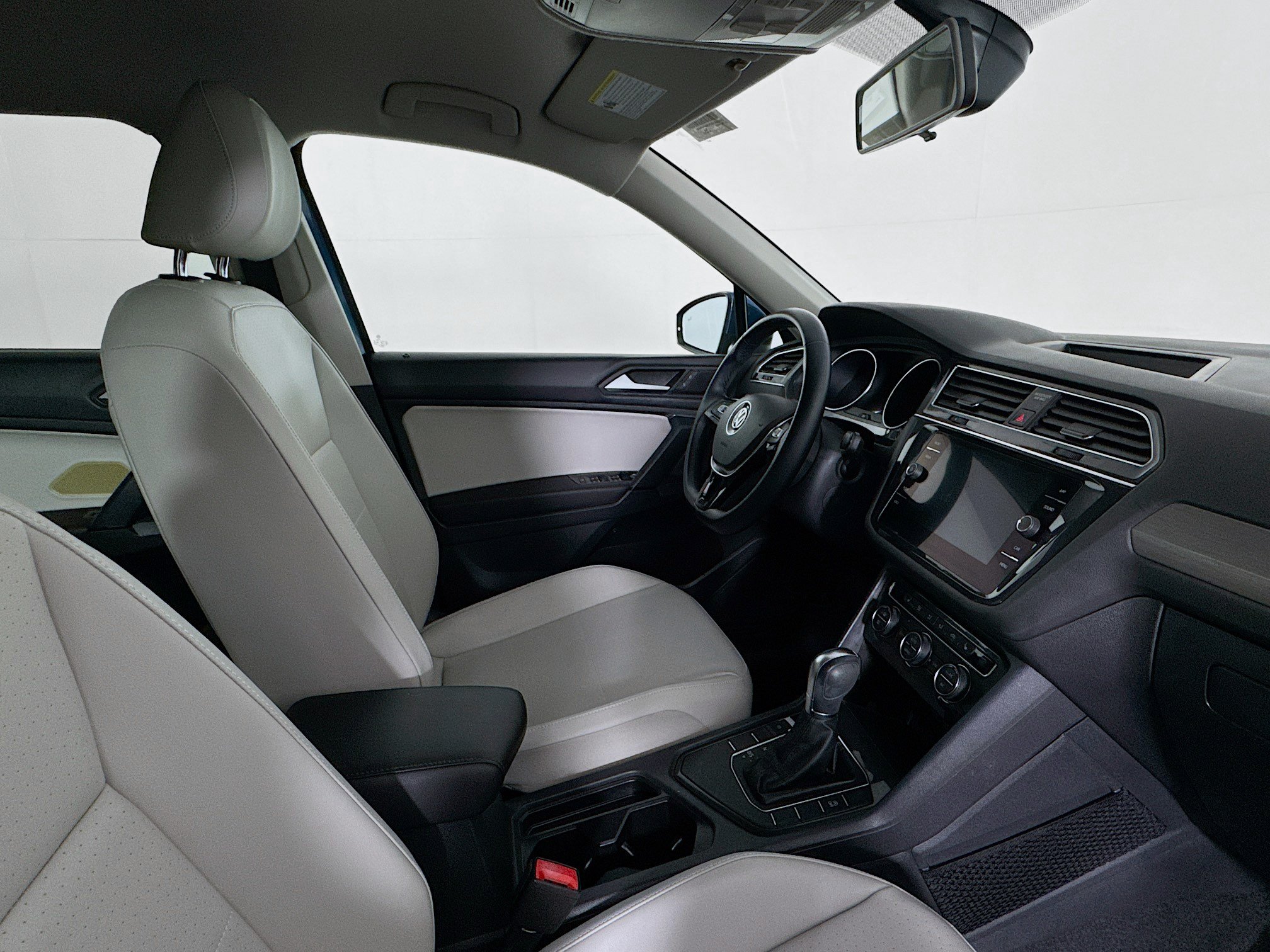 Used 2019 Volkswagen Tiguan SE FWD image 27