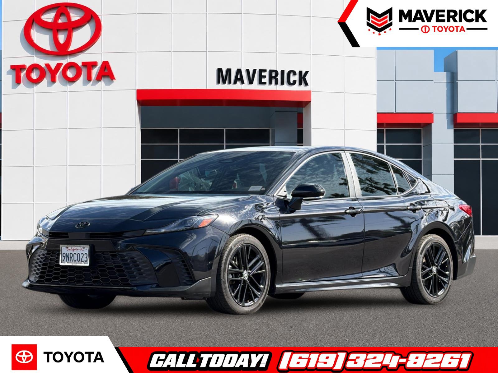 Used 2025 Toyota Camry SE w/ Convenience Package FWD image 1