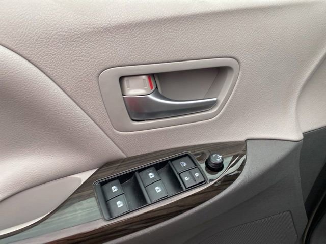 Used 2018 Toyota Sienna XLE Premium image 21
