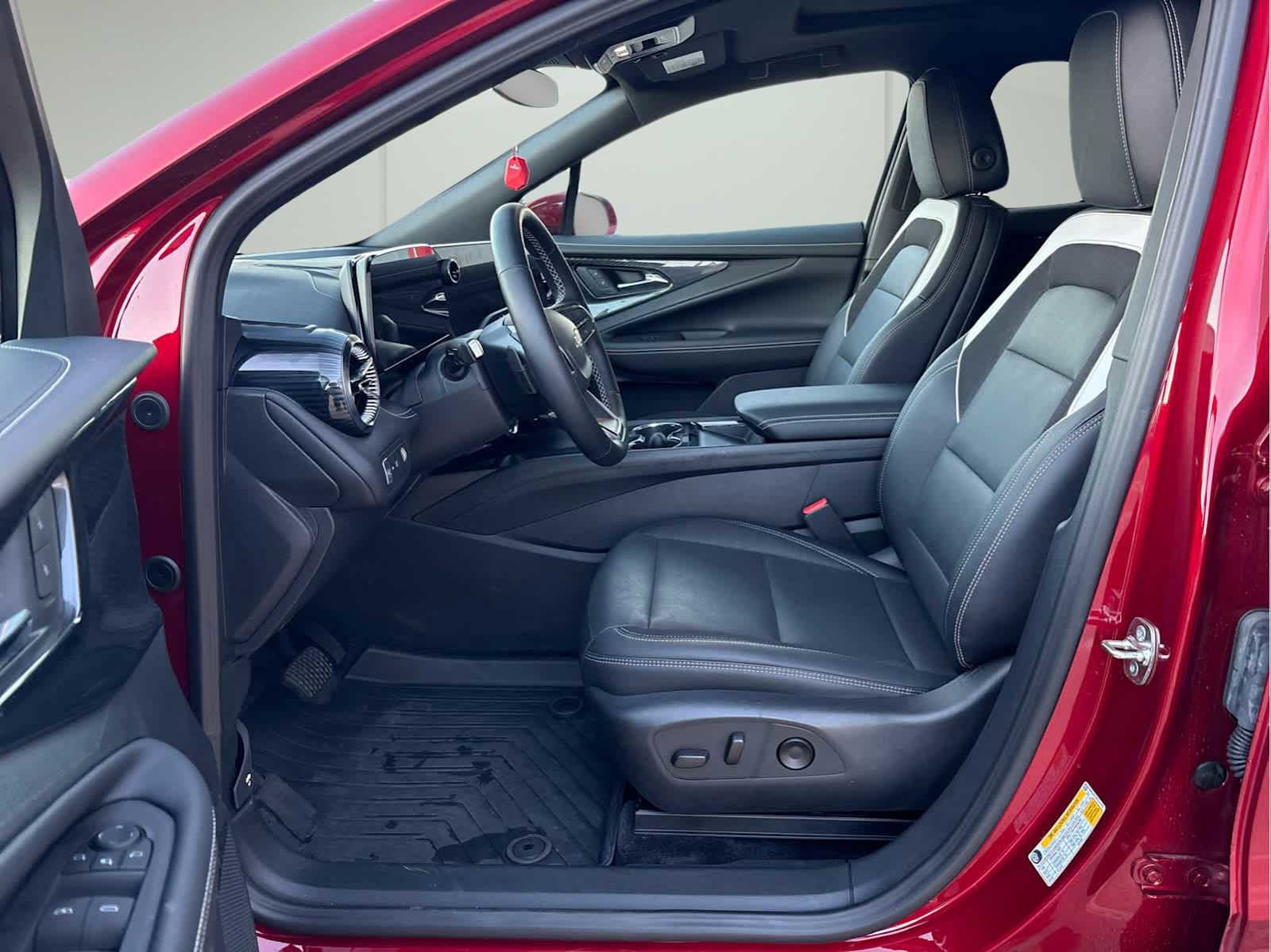 Used 2025 Chevrolet Blazer EV LT image 10