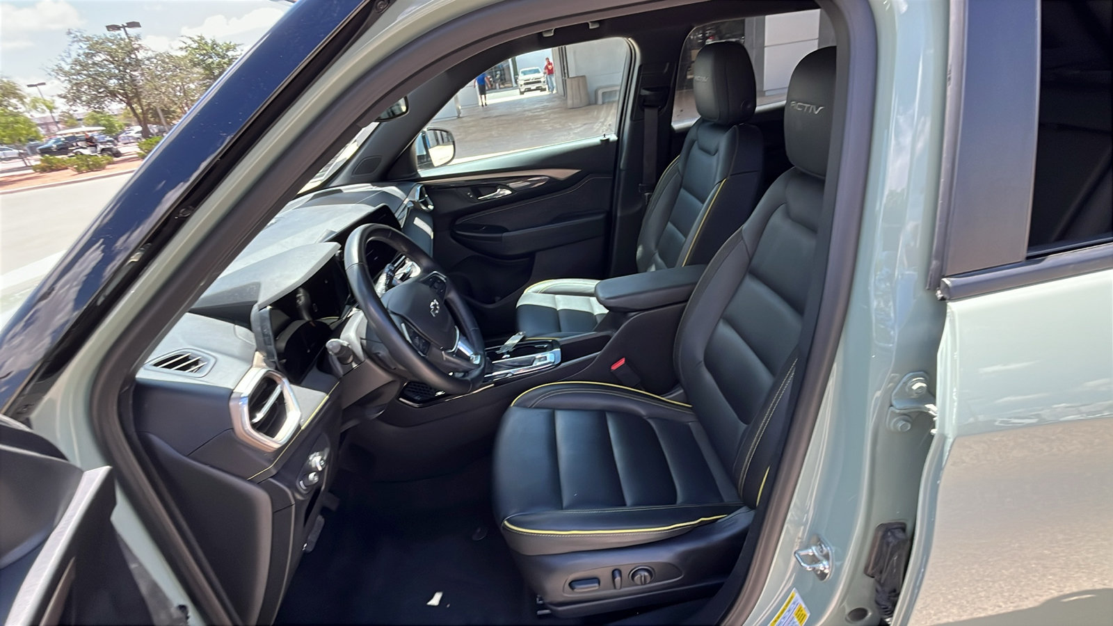 Used 2024 Chevrolet TrailBlazer ACTIV w/ Convenience Package FWD image 10