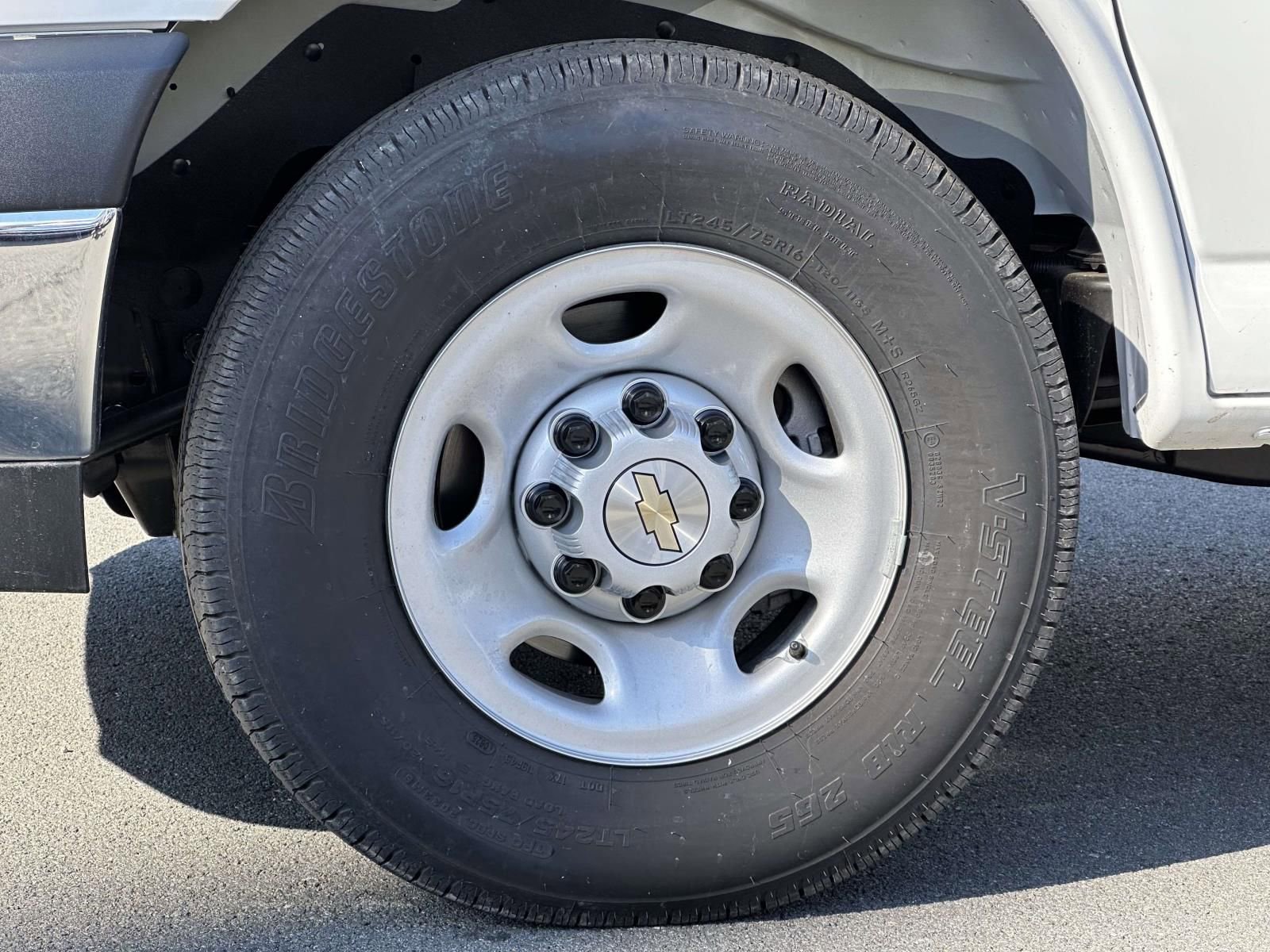 New 2025 Chevrolet Express 3500 RWD image 7