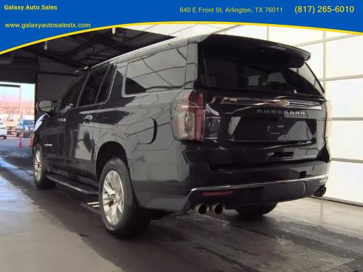 Used 2023 Chevrolet Suburban Premier image 8