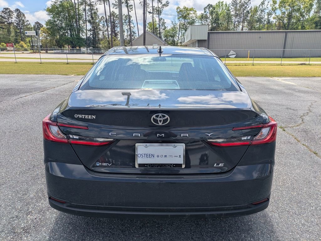 Used 2025 Toyota Camry LE FWD image 5