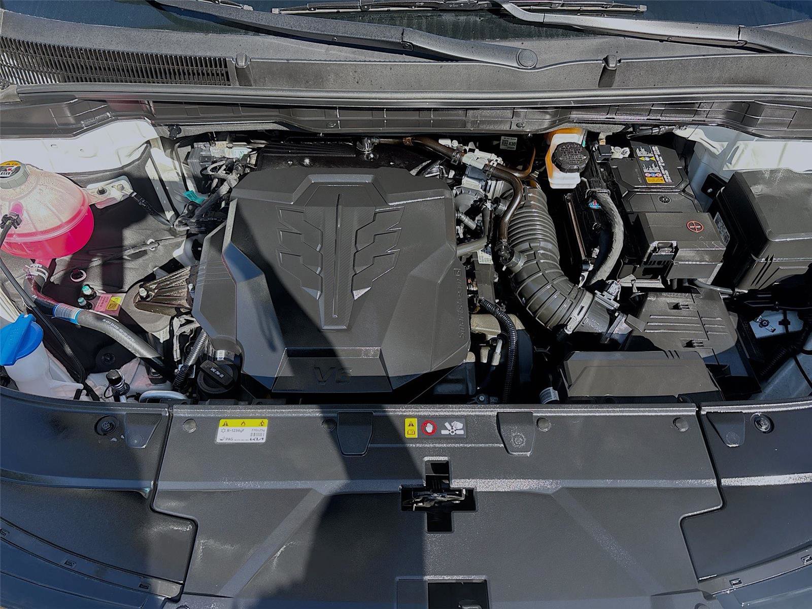 Used 2025 Kia Carnival FWD image 35