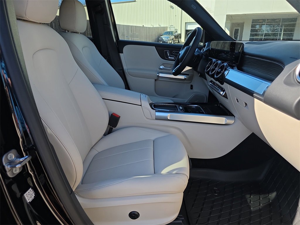 New 2026 Mercedes-Benz GLB 250 4MATIC image 16