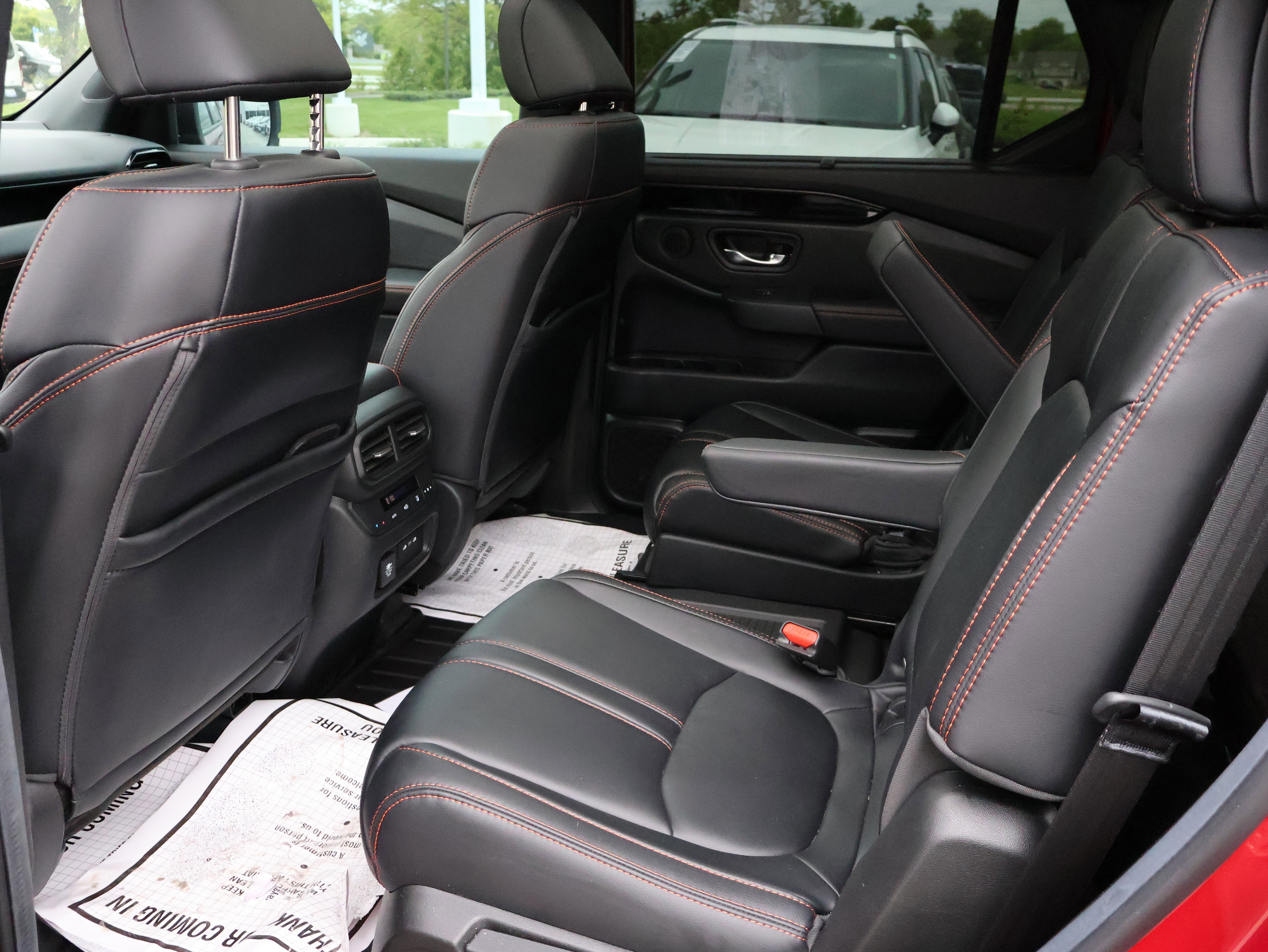 Used 2025 Honda Pilot TrailSport image 21