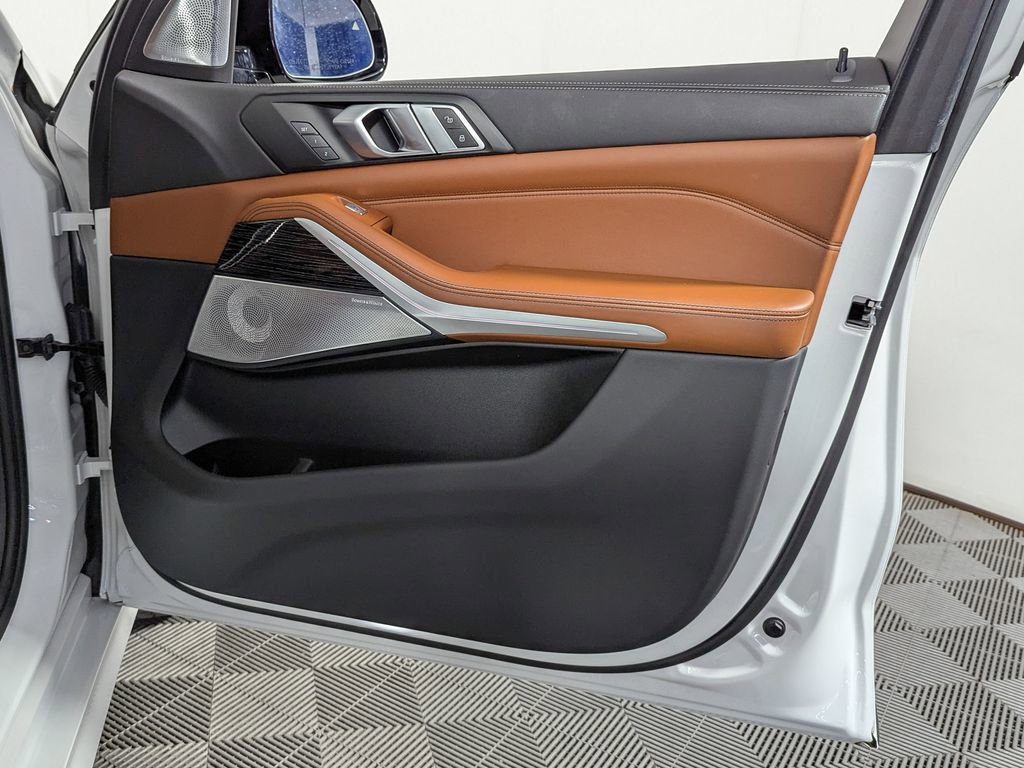 Certified 2023 BMW X7 xDrive40i w/ M Sport Package image 34