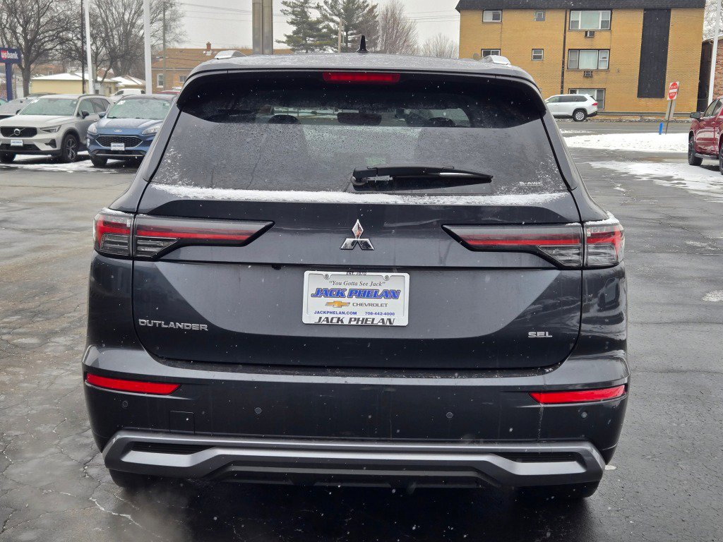 Used 2025 Mitsubishi Outlander SEL image 12
