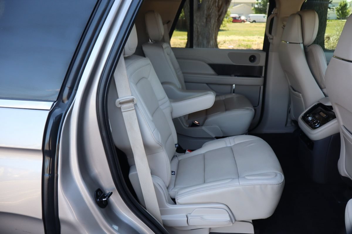 Used 2018 Lincoln Navigator Reserve w/ Technology Package AWD/4WD image 23