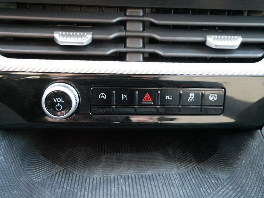 Used 2026 Ford Explorer Active AWD/4WD image 24
