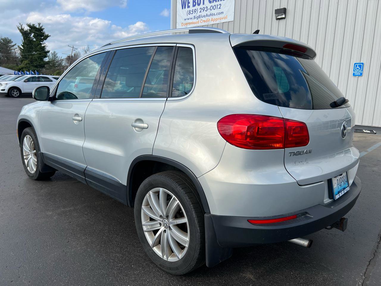 Used 2013 Volkswagen Tiguan SE AWD/4WD image 3