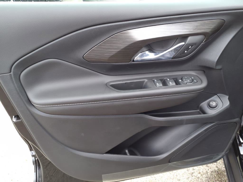 Certified 2022 GMC Terrain SLE w/ Driver Convenience Package image 9