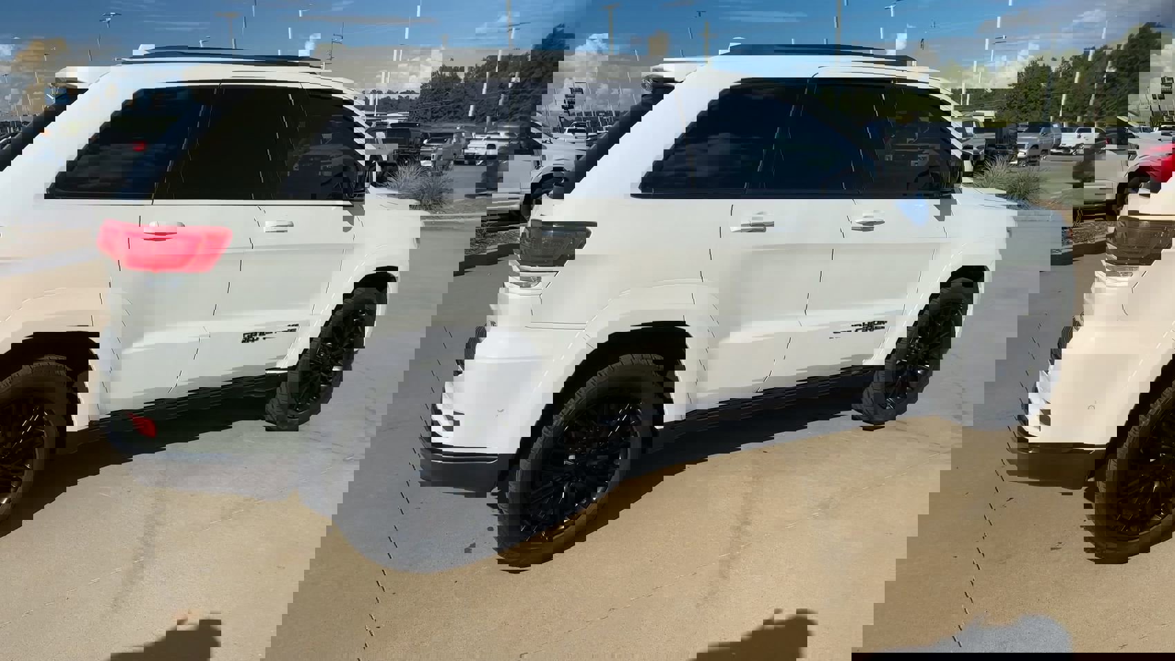 Used 2018 Jeep Grand Cherokee Summit image 9