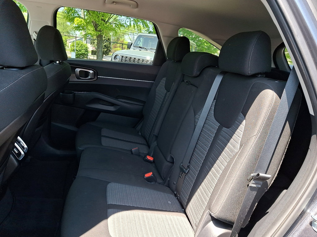Used 2022 Kia Sorento LX FWD image 20