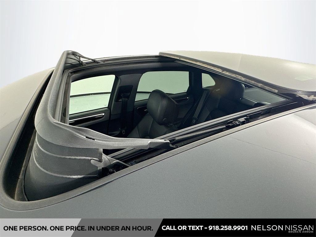 Used 2020 Porsche Macan image 23