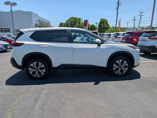 Used 2023 Nissan Rogue SV AWD/4WD image 2