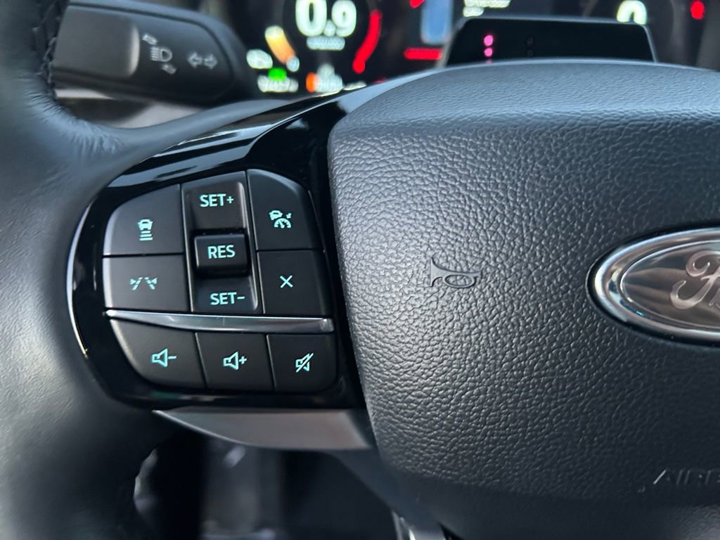 Used 2025 Ford Explorer Platinum w/ LUX Leather Package AWD/4WD image 17