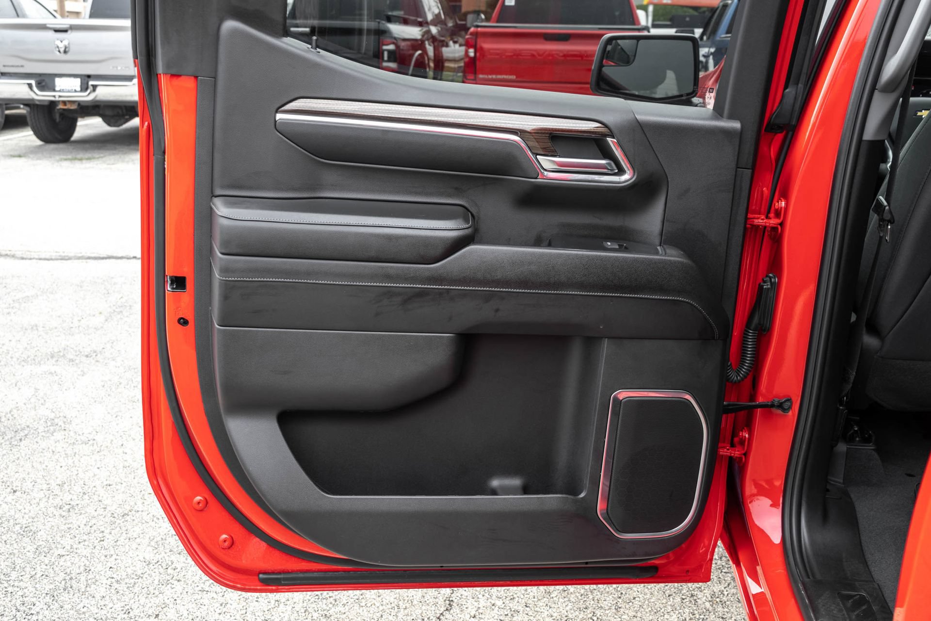 Used 2024 Chevrolet Silverado 1500 LT AWD/4WD image 38