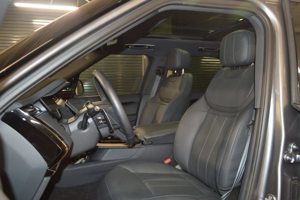 Used 2025 Land Rover Range Rover Sport SE AWD/4WD image 16
