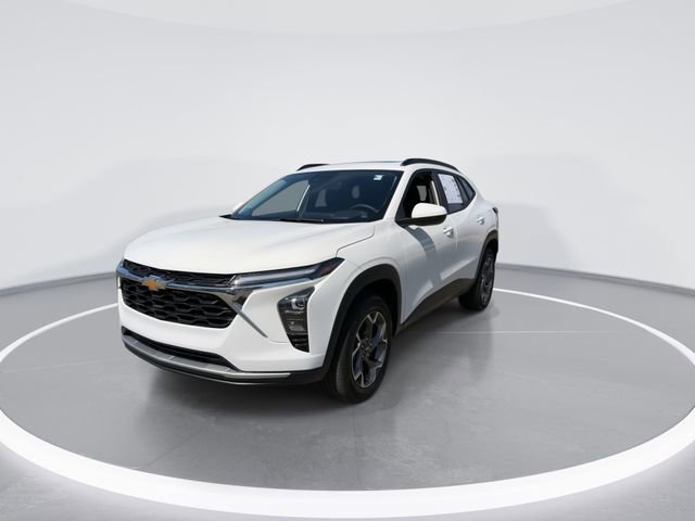 Used 2026 Chevrolet Trax LT w/ Sunroof Package image 4