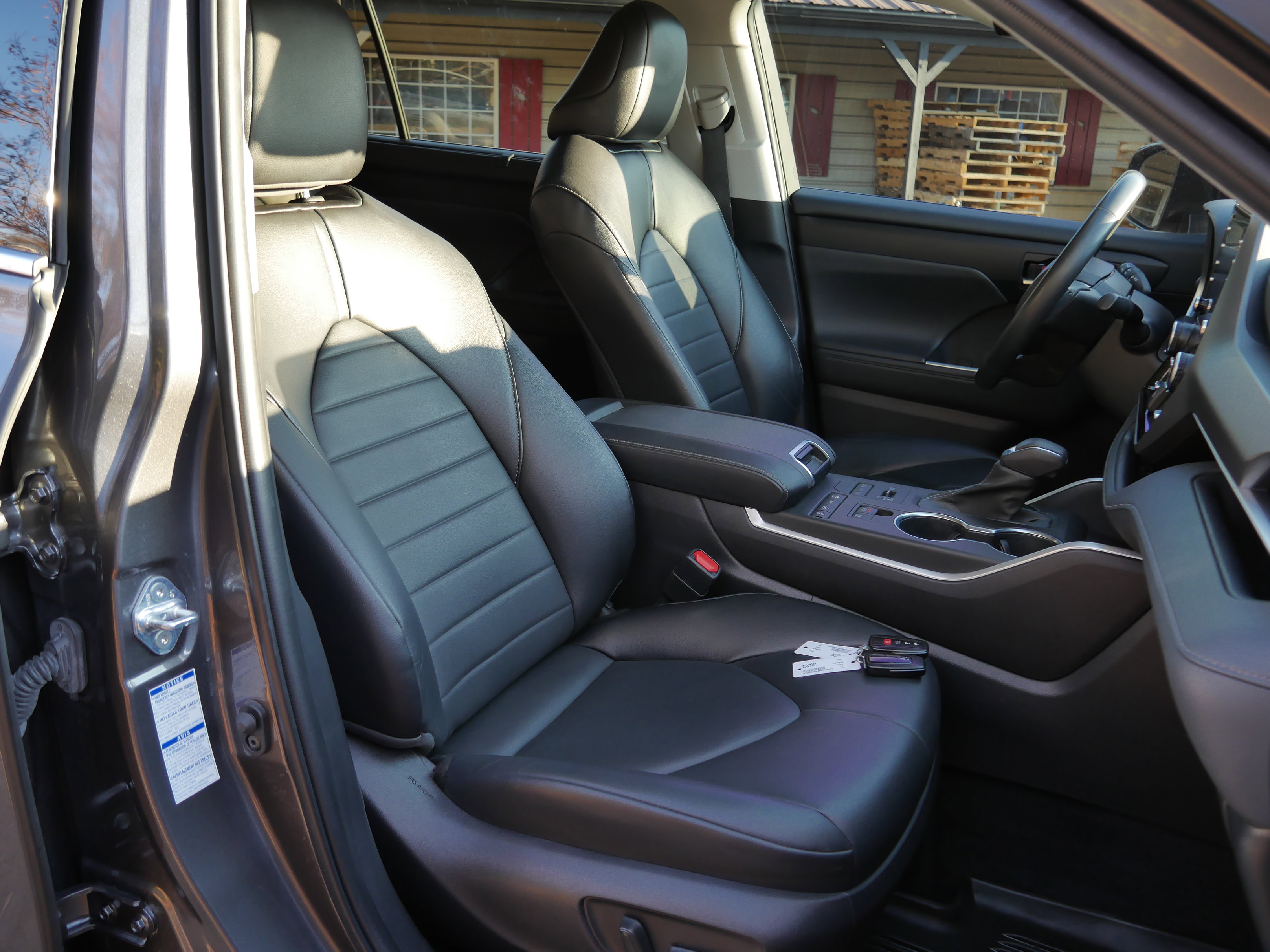 Used 2022 Toyota Highlander XLE image 29