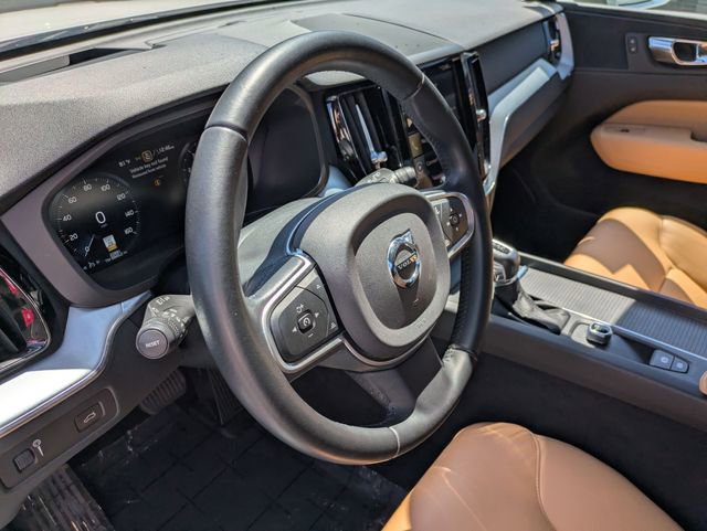 Used 2018 Volvo XC60 T5 Momentum w/ Advanced Package image 16