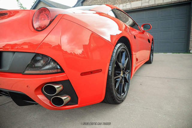 Used 2012 Ferrari California RWD image 67